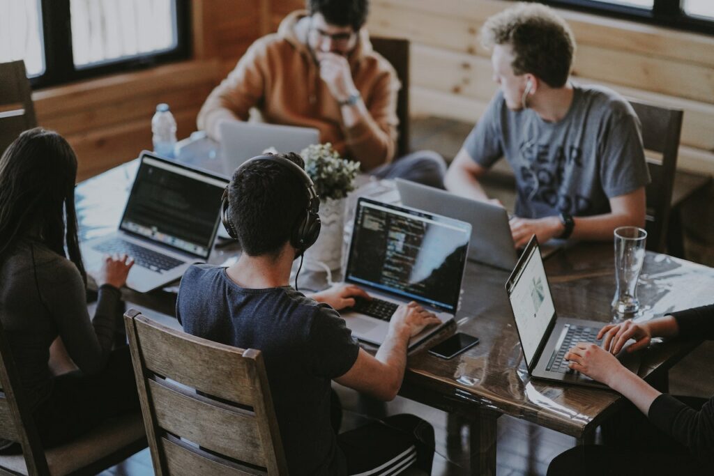 business continuity - it team works at table